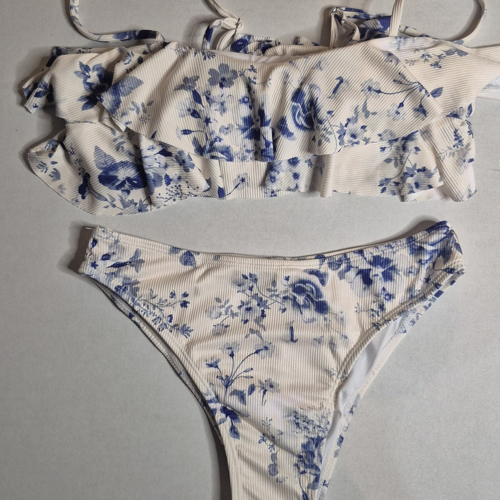 Shein‎ Floral Ruffle Blue And White Bikini Set